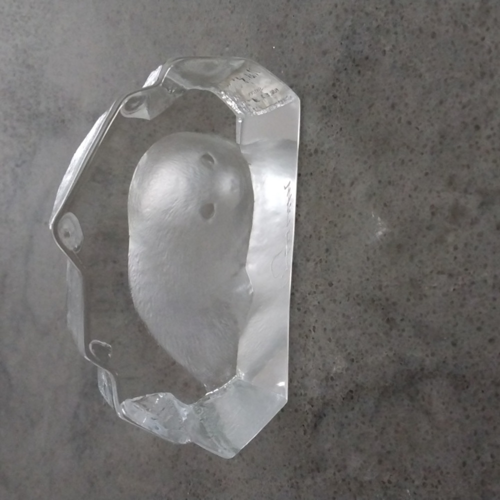Mats Jonasson baby seal lead crystal